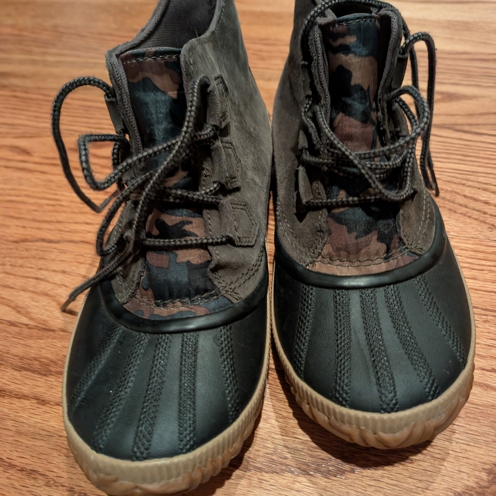 Sorel Black and Brown Ankle Boots